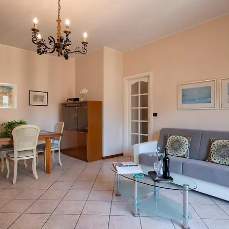 Apartment House Center Sea View *